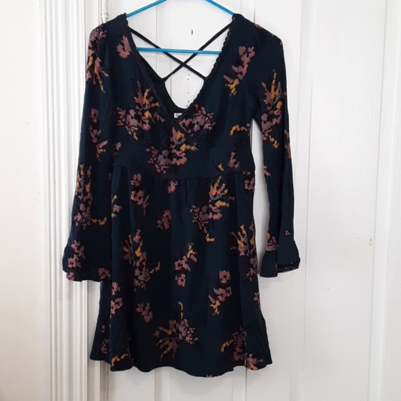 Xhilaration Tops - xhilaration vneck top or dress